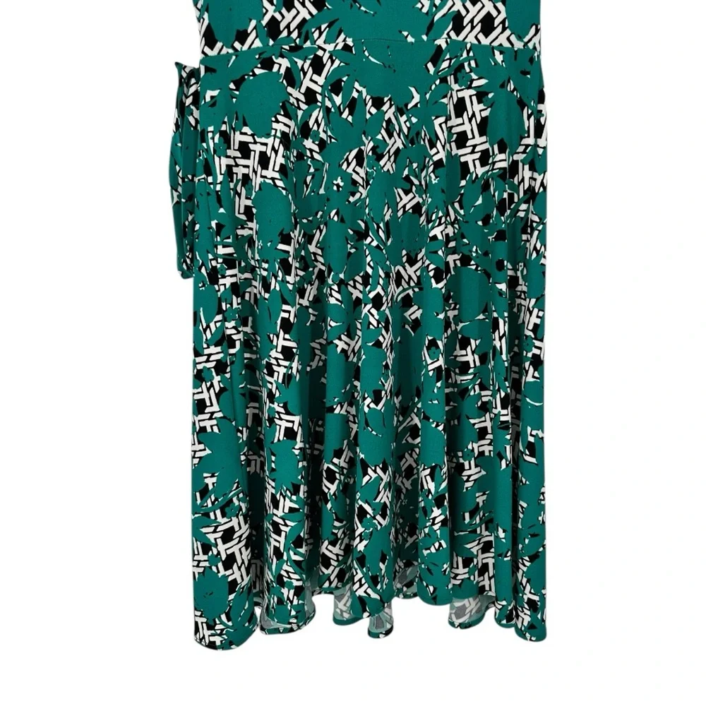 Leota Green Floral Geometric Print Faux Wrap Dress size Petite Small Cap Sleeve - Picture 5 of 10